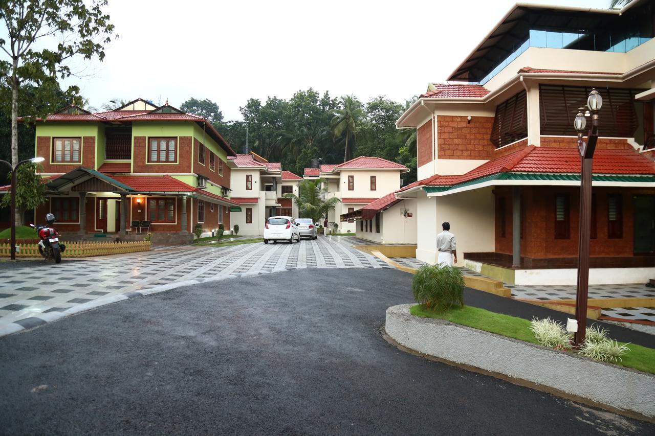 Aroma Ayur Heritage Mattanur Exterior photo