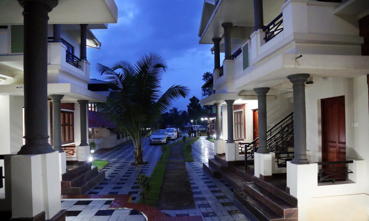 Aroma Ayur Heritage Mattanur Exterior photo