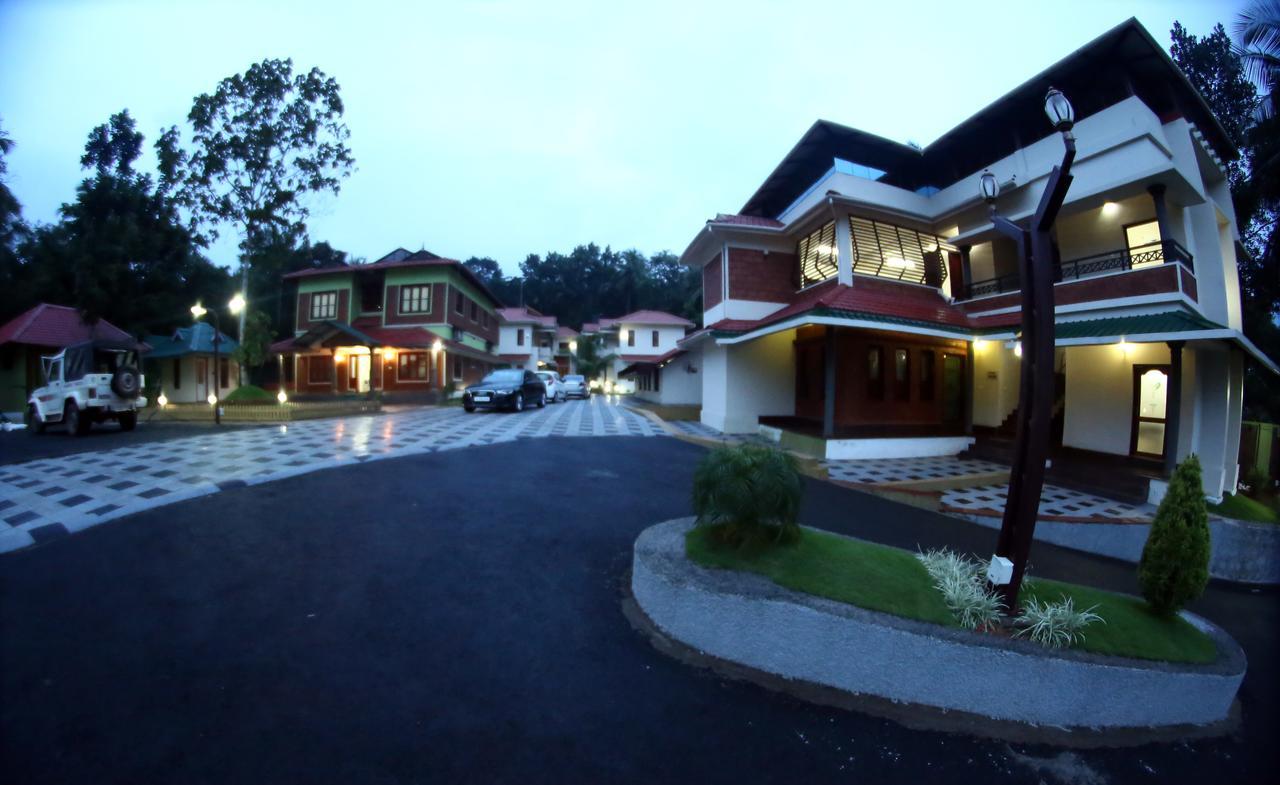 Aroma Ayur Heritage Mattanur Exterior photo